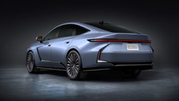 Lexus ES 2026: Elegancia redefinida y ahora electrificada.