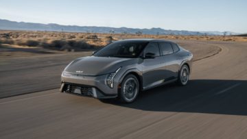 New York Auto Show 2025: Kia EV4 2026 su primer EV global